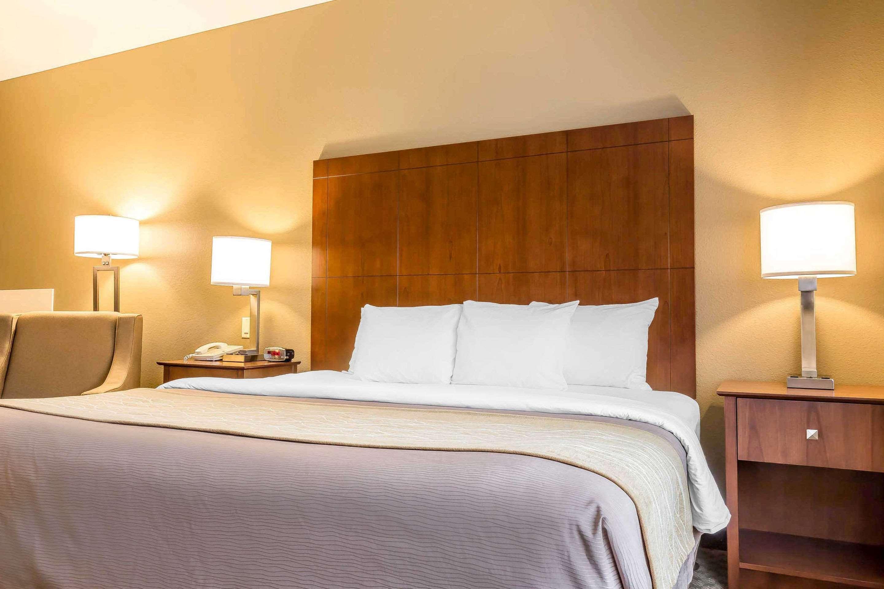 Comfort Inn & Suites East Moline Near I-80 Εξωτερικό φωτογραφία