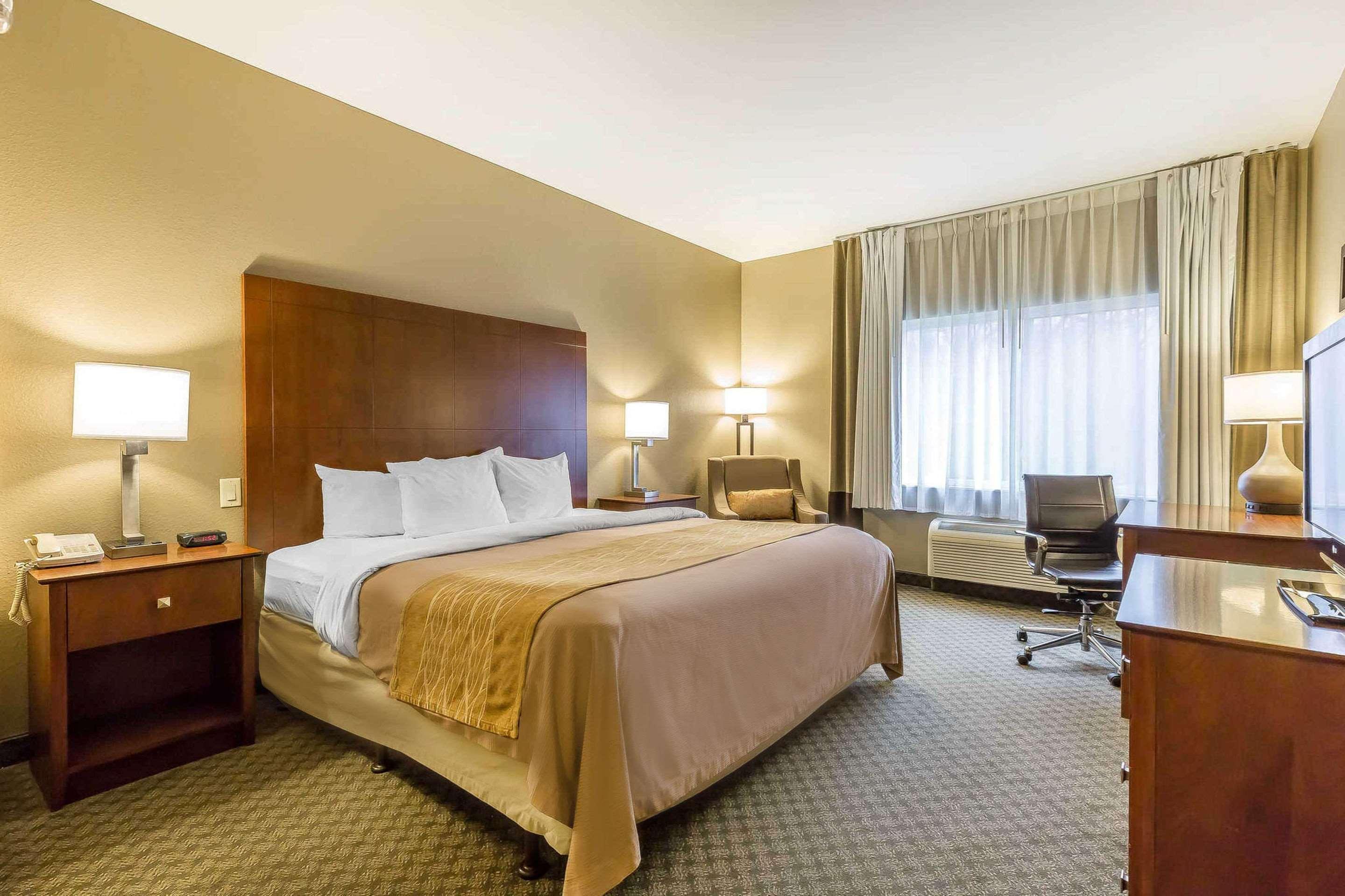 Comfort Inn & Suites East Moline Near I-80 Εξωτερικό φωτογραφία