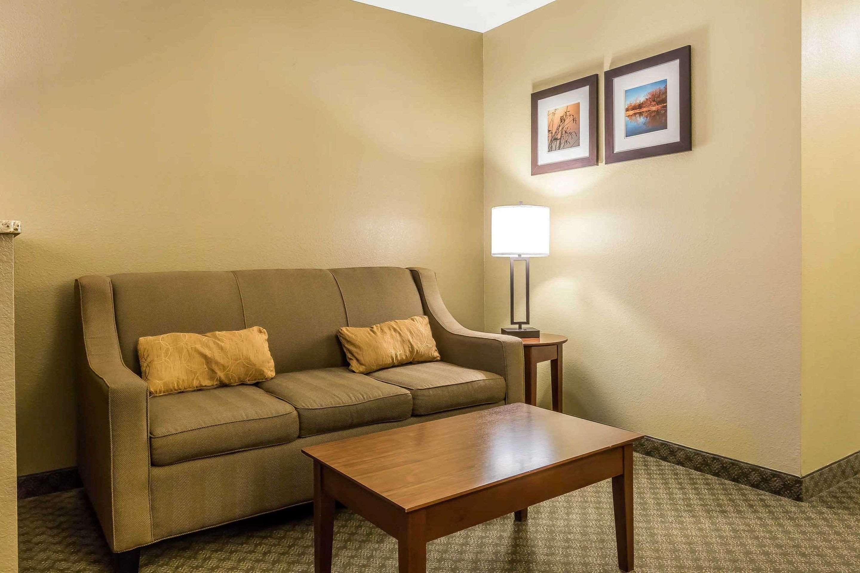 Comfort Inn & Suites East Moline Near I-80 Εξωτερικό φωτογραφία