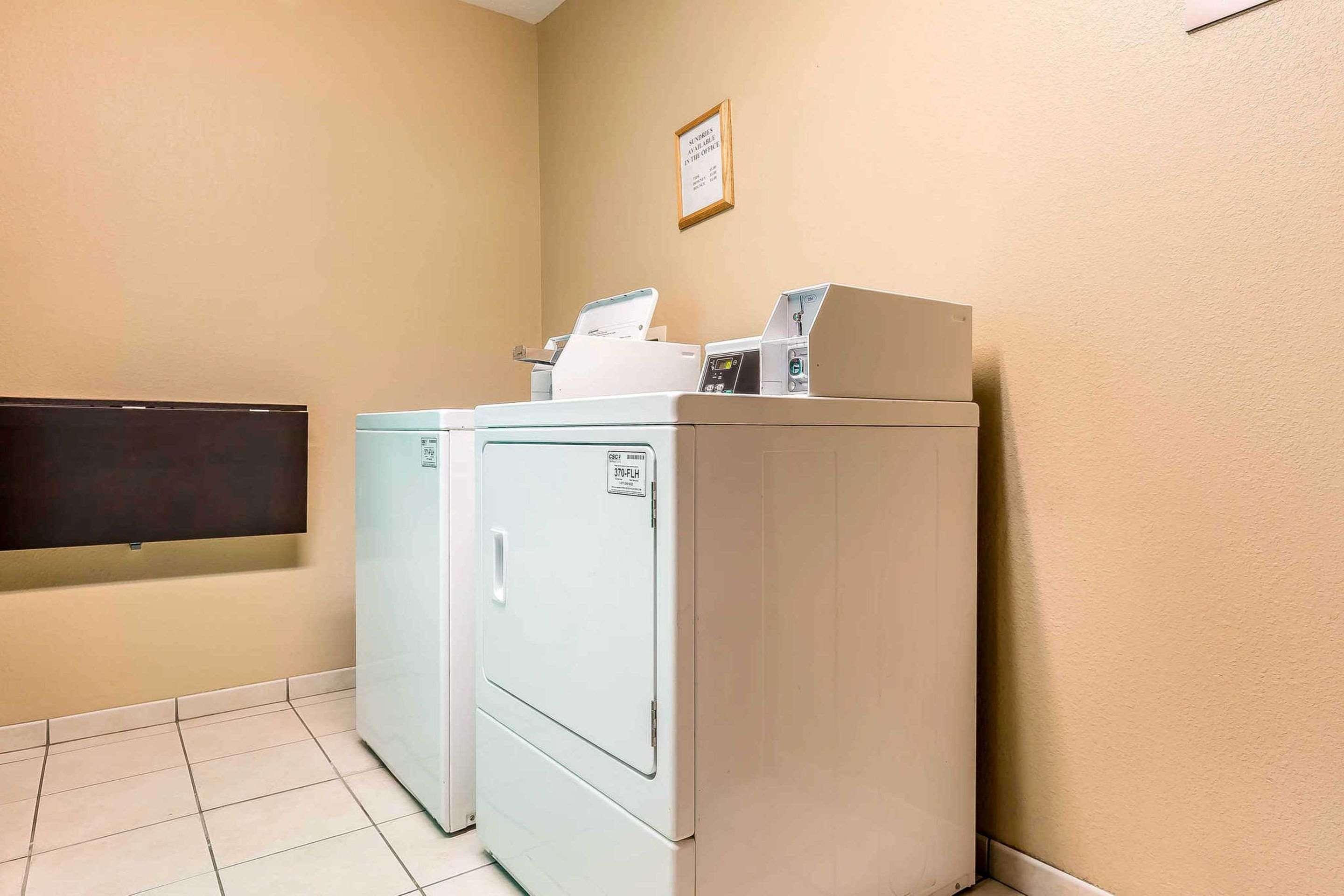 Comfort Inn & Suites East Moline Near I-80 Εξωτερικό φωτογραφία