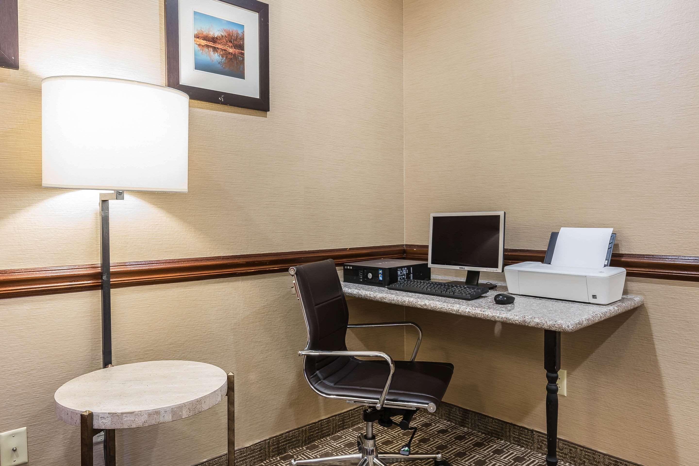 Comfort Inn & Suites East Moline Near I-80 Εξωτερικό φωτογραφία