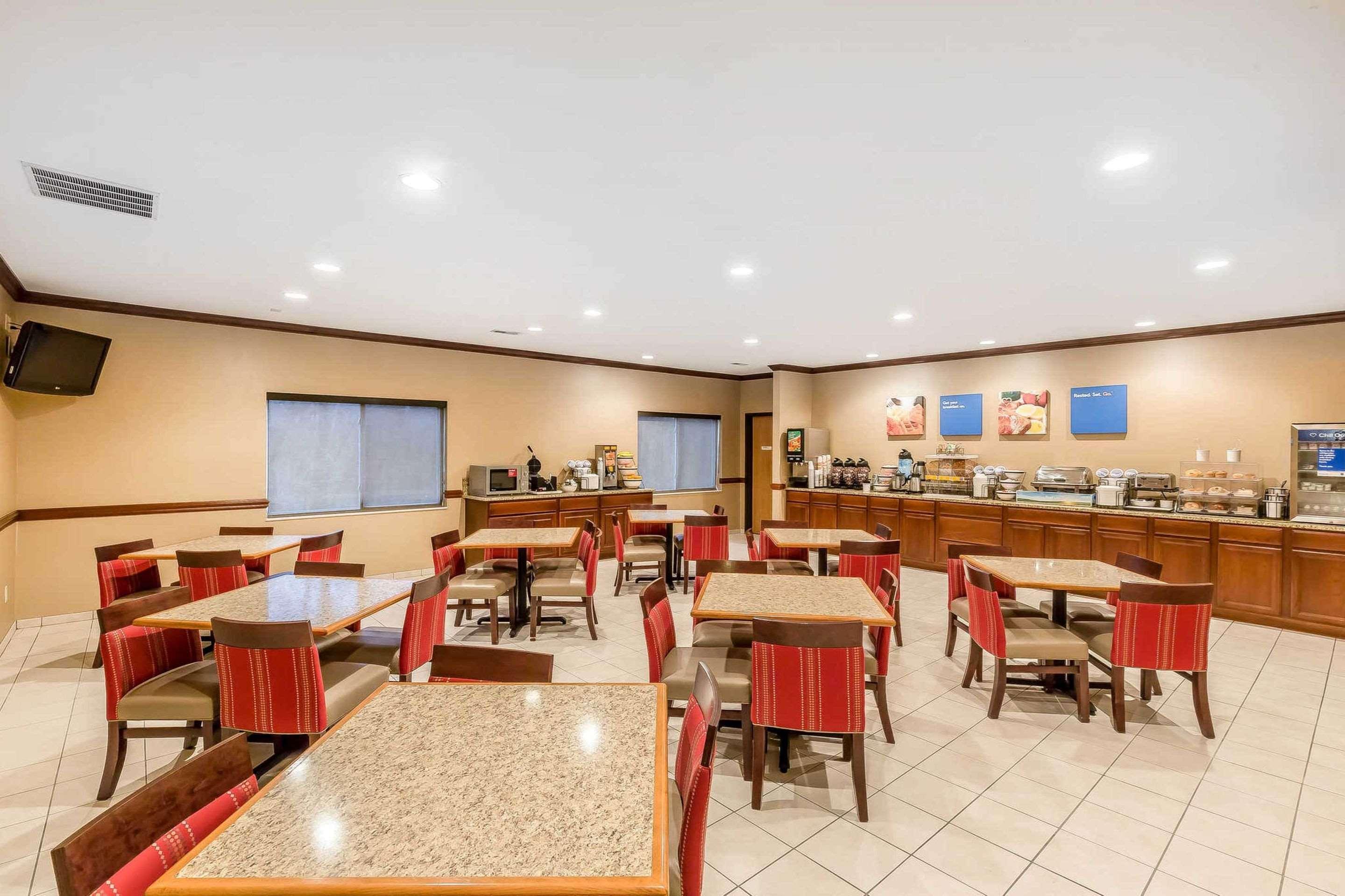 Comfort Inn & Suites East Moline Near I-80 Εξωτερικό φωτογραφία
