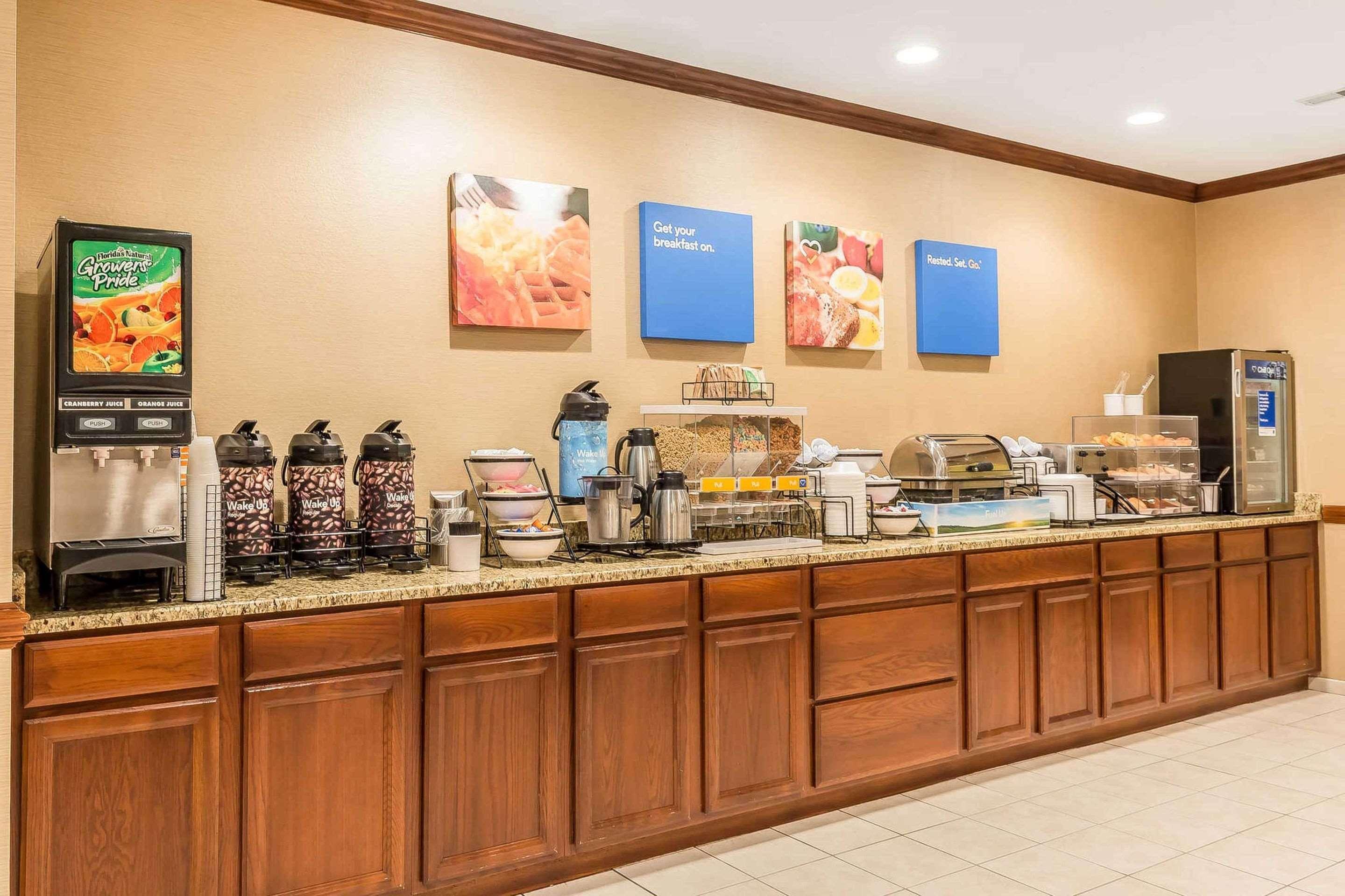 Comfort Inn & Suites East Moline Near I-80 Εξωτερικό φωτογραφία
