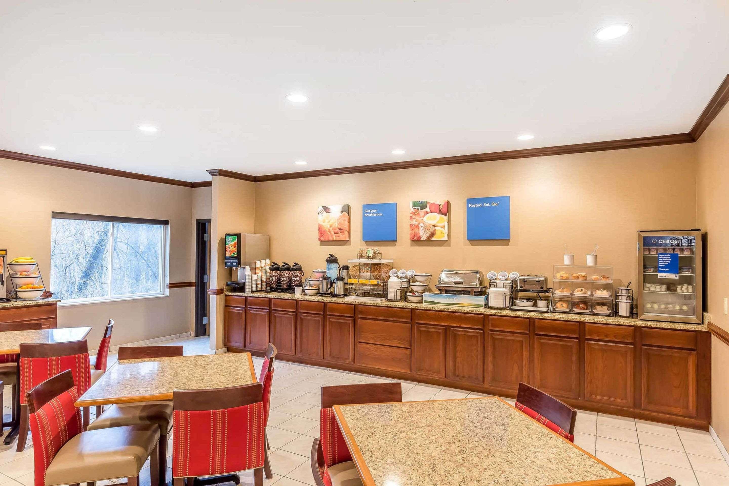 Comfort Inn & Suites East Moline Near I-80 Εξωτερικό φωτογραφία