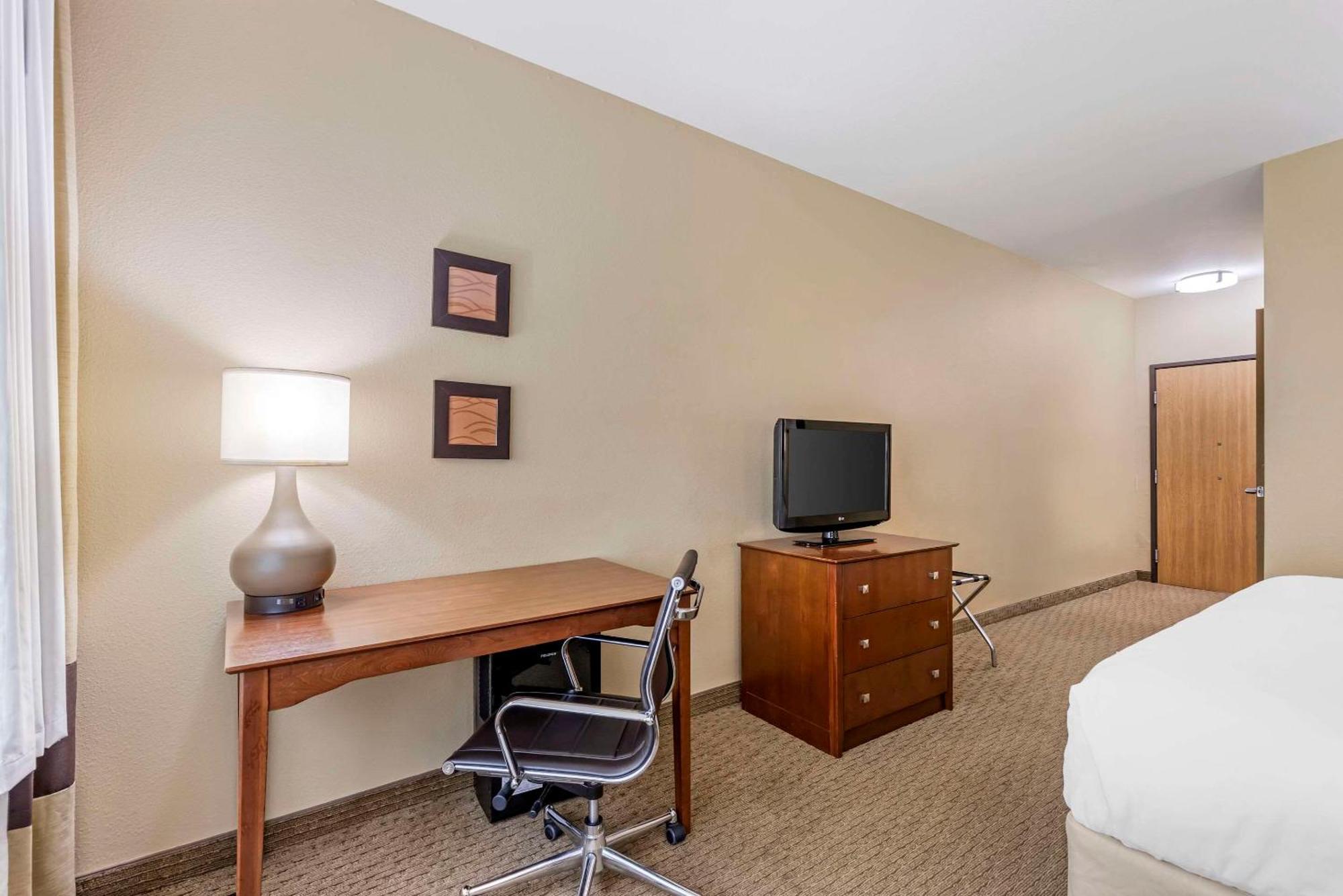Comfort Inn & Suites East Moline Near I-80 Εξωτερικό φωτογραφία