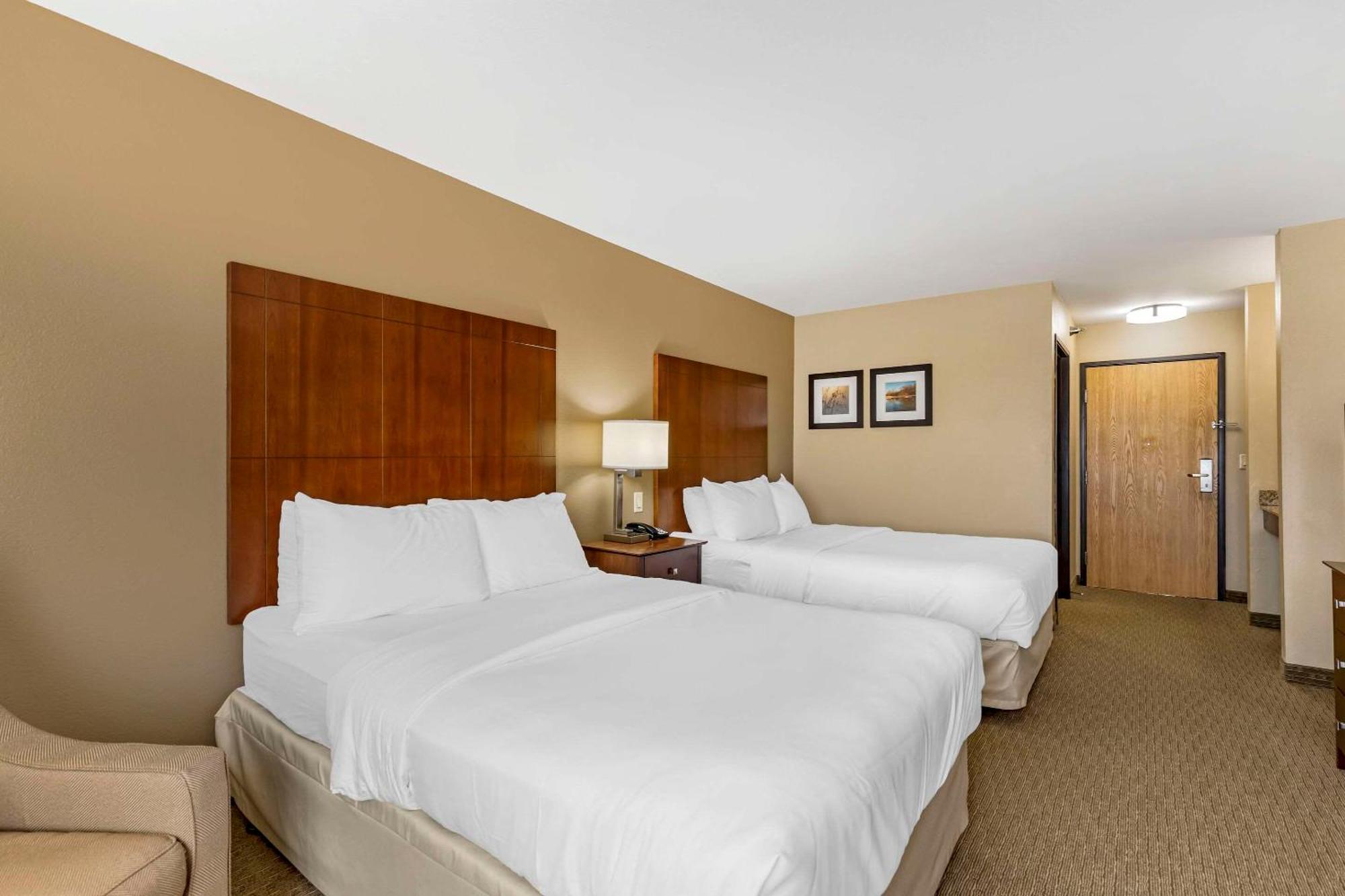 Comfort Inn & Suites East Moline Near I-80 Εξωτερικό φωτογραφία